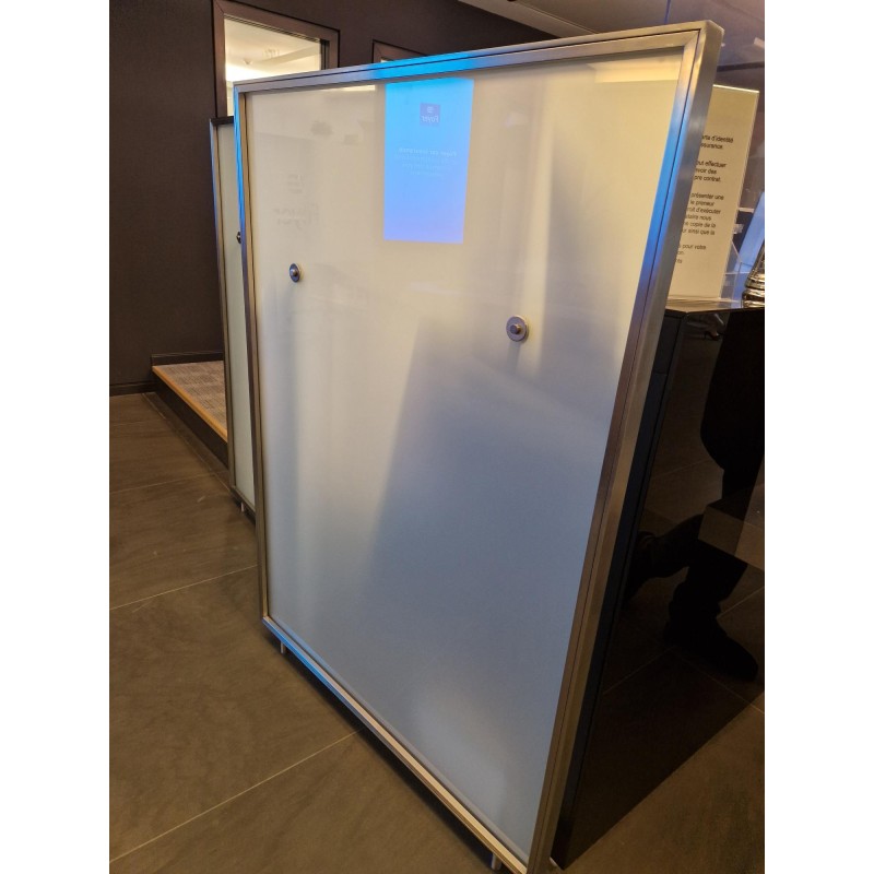 Paroi de séparation vitrée sablée