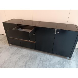 Buffet noir avec frigo