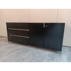Buffet noir avec frigo