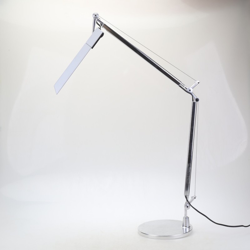 Desk lamp